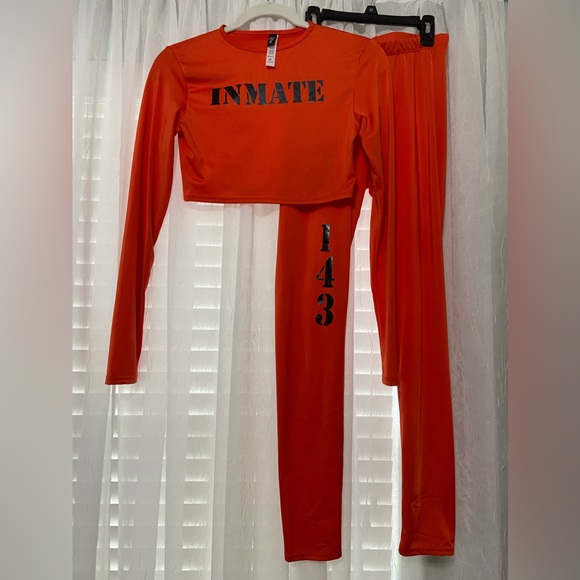 Adult Small Inmate Costume - Picture 5 of 6
